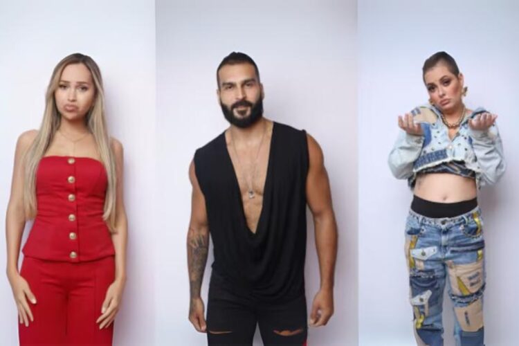 Montagem de fundo cinza com foto de Ary com conjunto vermelho, Brenno de calça e blusa preta e MC Mari de look all jeans