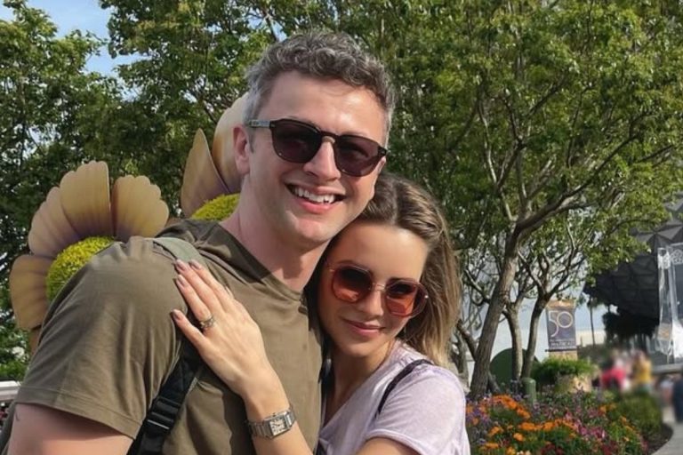 Foto de Sandy e Lucas Lima em viagem antiga a Orlando