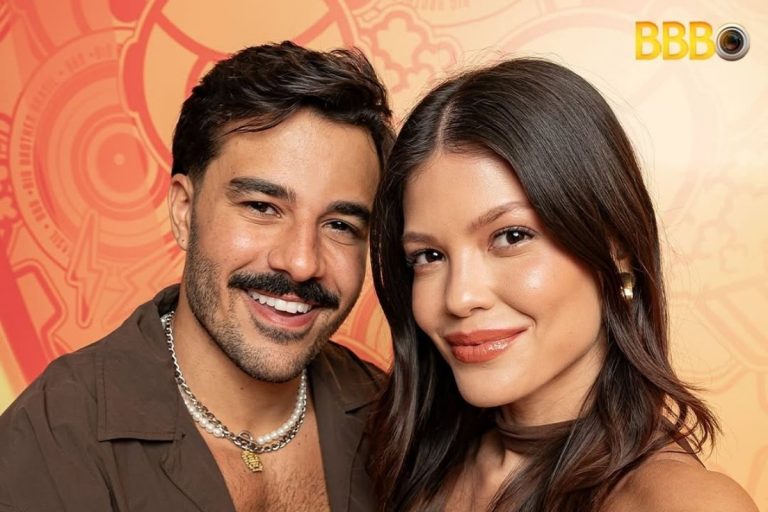 Foto dos amigos Mateus e Vitória Strada, que estão no BBB 25