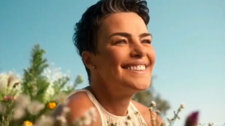 Aos 50 anos, Ana Paula Arósio volta à Globo para divulgar novela que marcou época e está de volta na TV aberta.