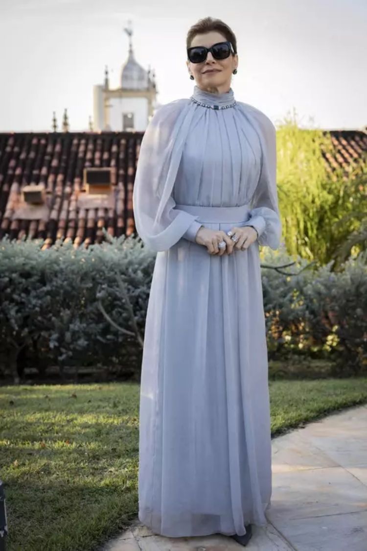 Debora Bloch usando vestido Sandro Barros em cena