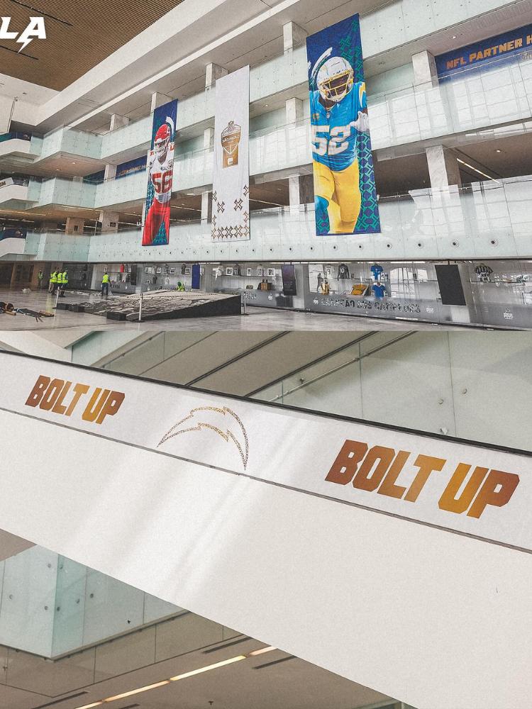 Montagem com duas fotos da Arena Corinthians decorada para receber Chargers x Chiefs