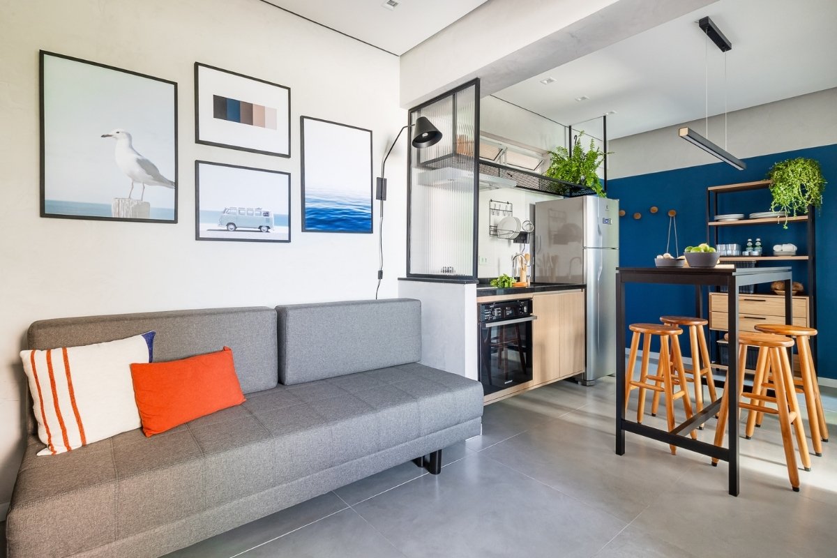 Foto de sala de estar integrada com cozinha de kitnet de 33 m²