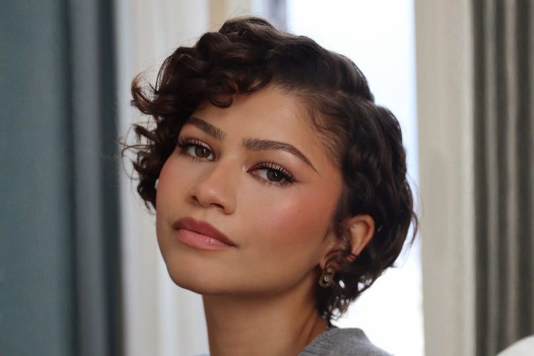 Corte de cabelo curto da atriz Zendaya