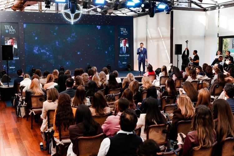Plateia do TEA Brasil Star Edition, congresso científico promovido pela Jeisys Medical