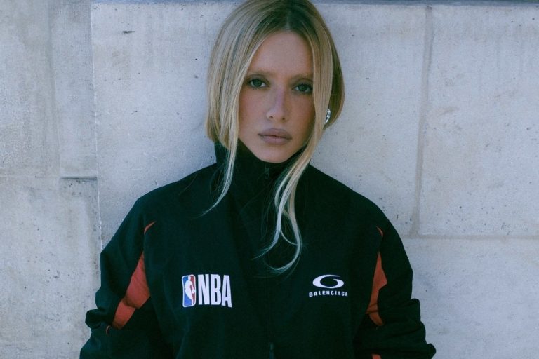 Maria Braz no desfile da Balenciaga, uma das brasileiras na Semana de Alta-Costura Inverno 26
