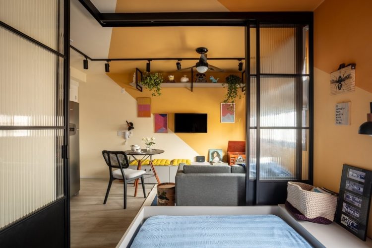 Sala de apartamento de 25 m² após passar por reforma