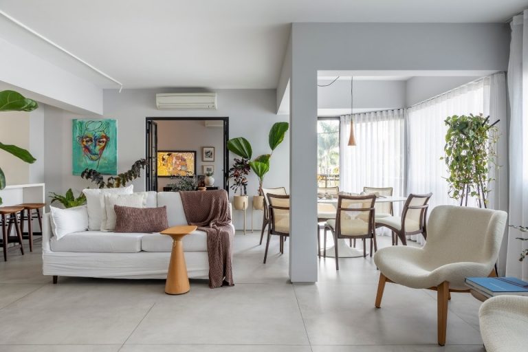 Sala de estar, de jantar e cozinha de apartamento de 110 m²