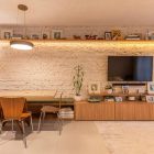 Sala decorada de casa de vila com 120 m²